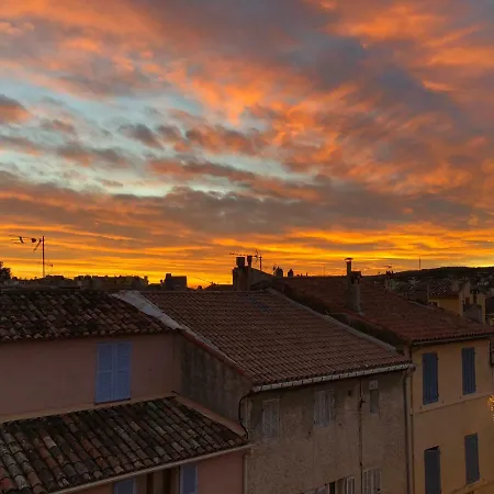 アパート La Cassidaine カシ