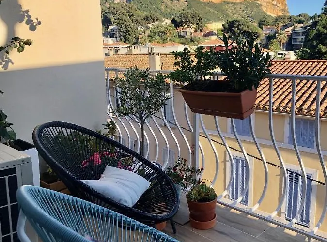 La Cassidaine Apartment *
